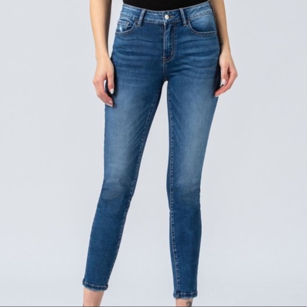 NWT Vervet Denim Flying Monkey Amber Crop Mid Rise Skinny Jeans in “Honey” (27)
